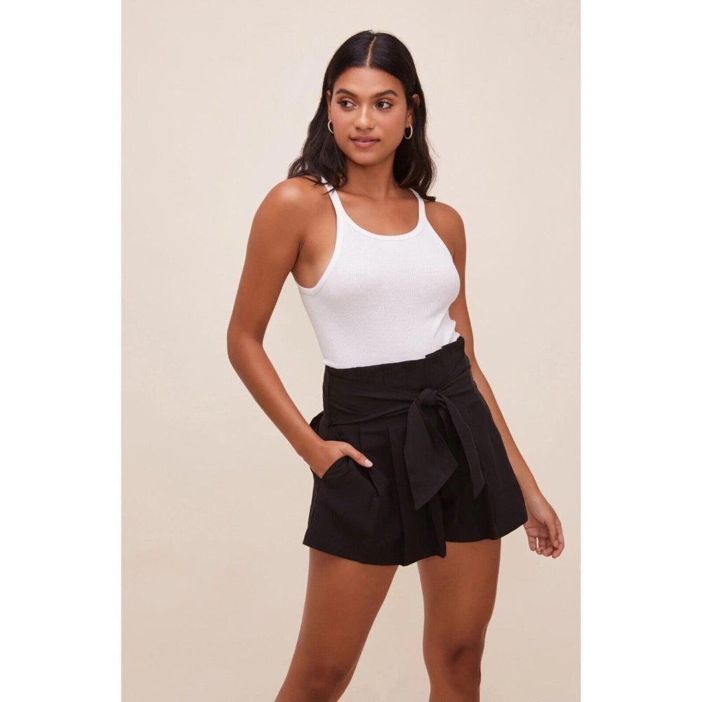 ASTR Marika Pleated Tie Waist Shorts Black Large